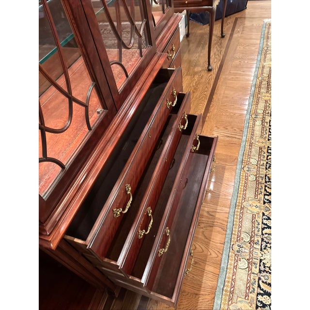 Henredon 1990s Henredon China Cabinet For Sale - Image 4 of 8
