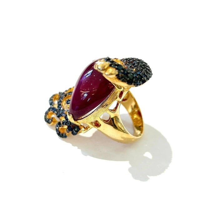 English One of a Kind Bochic “Orient” Ruby, Emerald & Sapphire Swan Cocktail Ring Set 18k & Silver Size 9.5 For Sale - Image 3 of 4