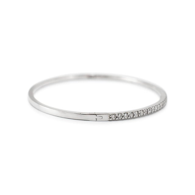 Modern 14k White Gold Half Eternity Tennis 1.35ct Diamond Bangle Bracelet For Sale - Image 3 of 7