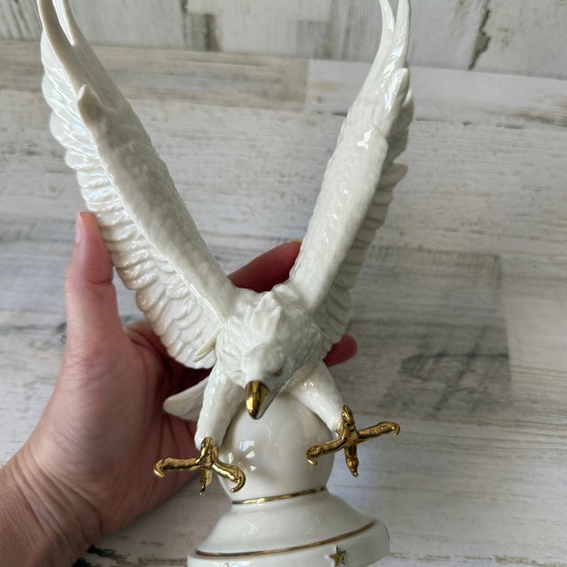 Vintage "The Lenox Ivory Eagle" Figurine Fine Porcelain (1995) Discontinued For Sale In Saint Louis - Image 6 of 9