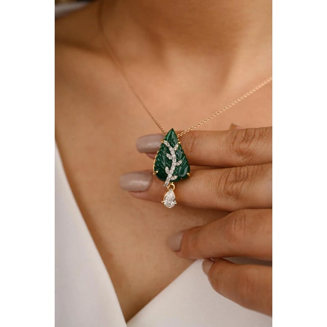 Contemporary 9.99 CTS Carved Leaf Emerald Diamond Chic Brooch Pendant For Sale - Image 4 of 12