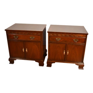 1960s Modern Baker Furniture Mahogany Pair of Nightstands / Bedside Tables For Sale