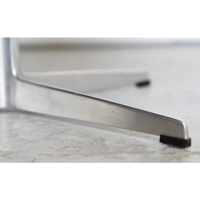 Swan Chair by Arne Jacobsen for Fritz Hansen, 2001 For Sale - Image 10 of 15