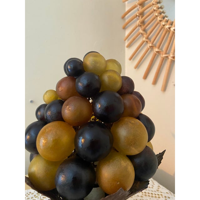 Mid-Century Modern Vintage Mid-Century Modern l'Artigiani International Glass Grape Cluster Table Lamp – Multicoloured Botanical Design For Sale - Image 3 of 7