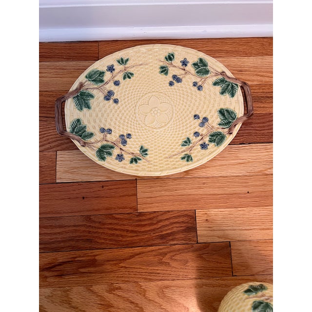 This is a stunning, retired 2-piece set from Tiffany & Co. crafted in the traditional Portuguese Majolica style. The set...