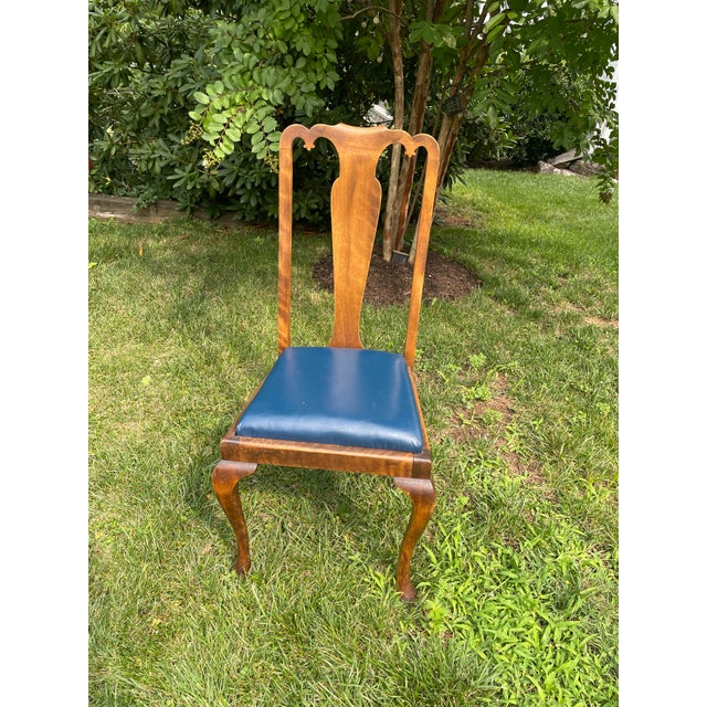 1950s Set of 6 Vintage Custom Bench-Made Queen Anne Walnut Dining Chairs With Burl Details For Sale - Image 5 of 6