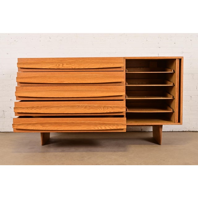 1950s Harold Schwartz for Romweber Mid-Century Modern Sculpted Oak Tambour Door Dresser or Credenza, 1950s For Sale - Image 5 of 12
