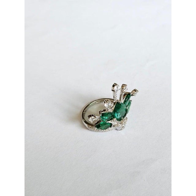Set in 18k Gold, 3.80 Carats, Natural Zambian Emerald & Diamonds Cocktail Ring, Us Size 6 For Sale - Image 9 of 13