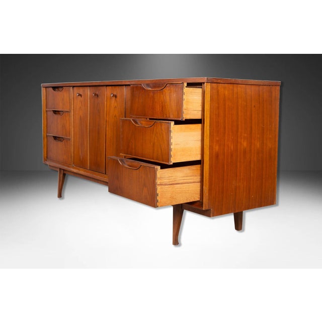 Mid 20th Century Mid 20th Century Mid-Century Modern Walnut Dresser For Sale - Image 5 of 10
