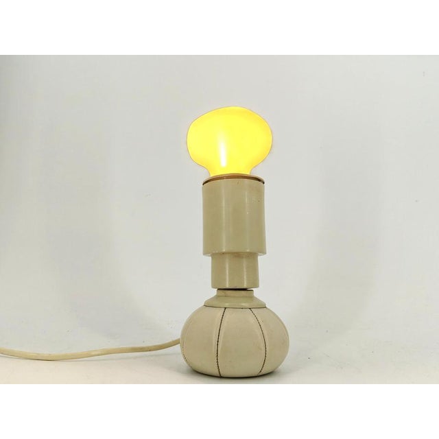1960s Table Lamp attributed to Gino Sarfatti for Arteluce, 1960s For Sale - Image 5 of 10