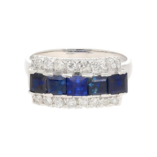 Art Deco Natural 2.28 Carat Blue Sapphire & Diamond Cluster 5 Stone Platinum Ring For Sale - Image 3 of 9