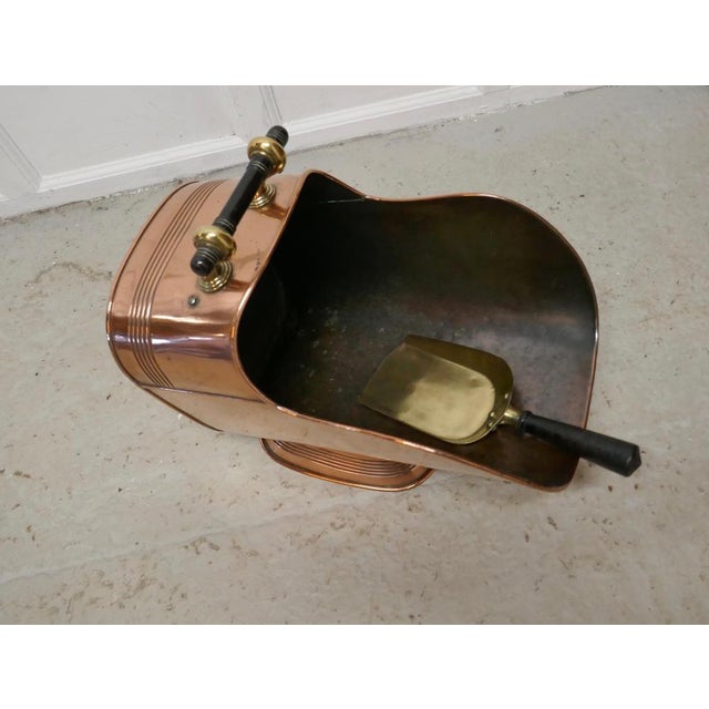 Large Arts & Crafts Copper Helmet Coal Scuttle, 1880s For Sale - Image 6 of 8