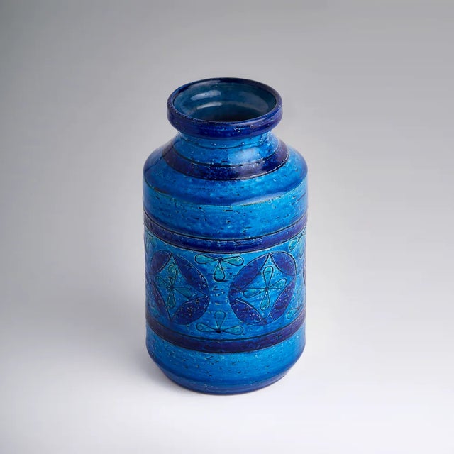 Vintage Italian Carta Fiorentina Vase by Aldo Londi for Bitossi, 1960s, in Flawless conditions. Designed 1960 to 1969 This...