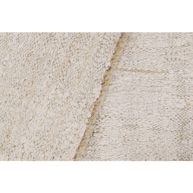 Textile Vintage Kilim in White and Beige Tones, From Rug & Kilim For Sale - Image 7 of 7