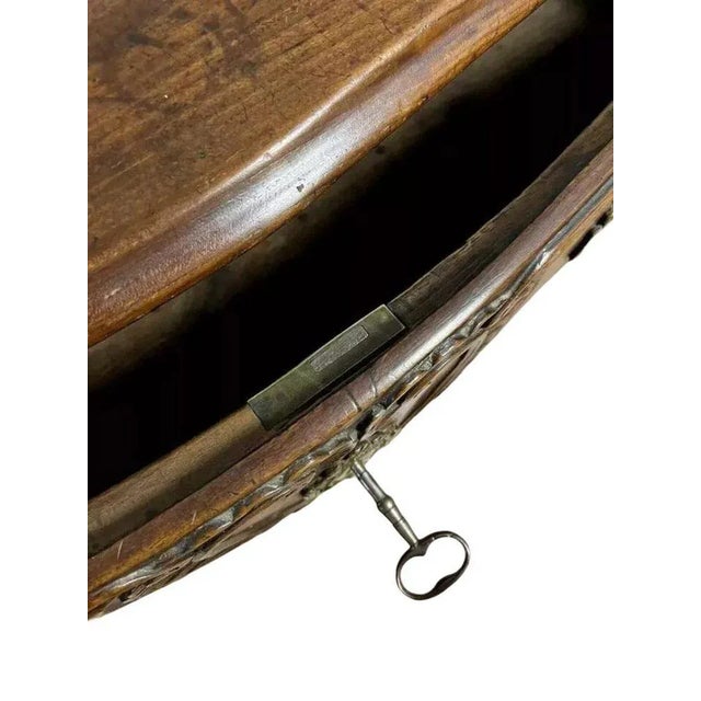 Louis XV style three-glazed display case in mahogany and gilded bronzes from the 19th century. interior entirely lined...