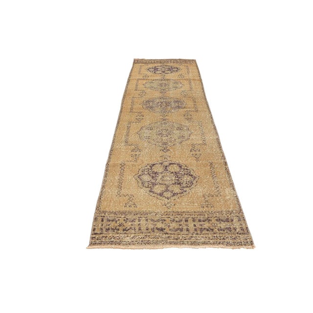 Handknotted vintage wool rug from Oushak region of Turkey. Approximatelly 50-60 years old. In very good condition.