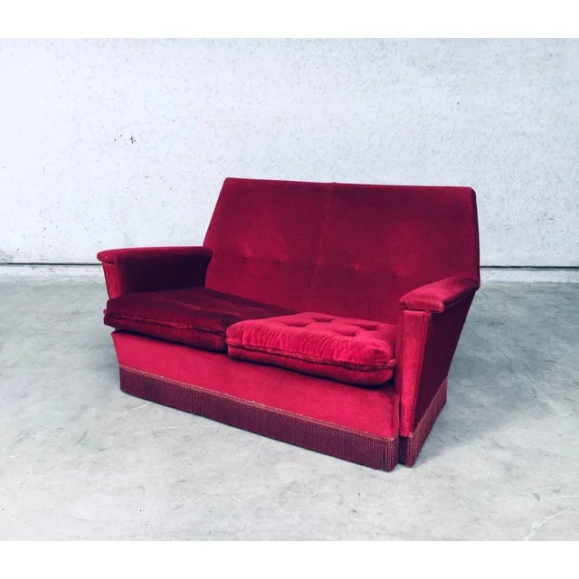Hollywood Regency Style Fuchsia Velvet 2-Seat Sofa with Fringe, 1960s For Sale - Image 15 of 16