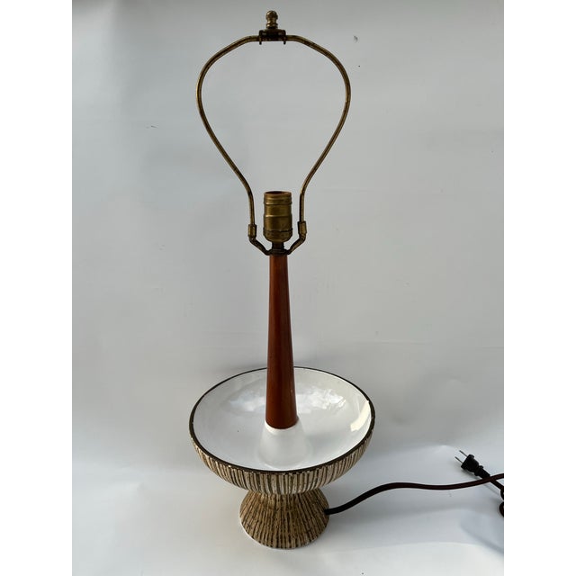 Mid-Century Modern Italian Mid Century Ceramic and Wood Table Lamp For Sale - Image 3 of 10