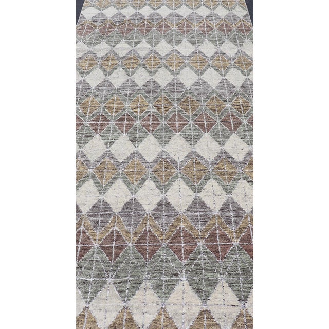 Modern Scandinavian Piled Gallery Rug in Ivory, Sage, Brown, and Soft Yellow For Sale In Atlanta - Image 6 of 14