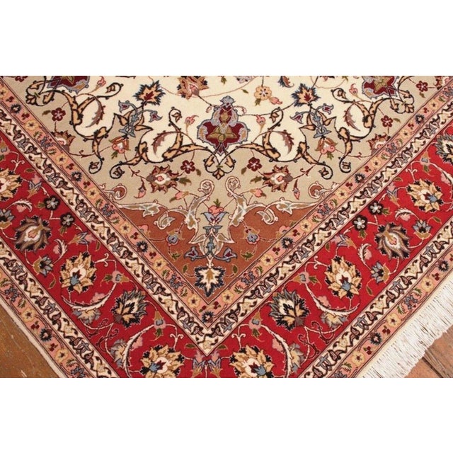 Red Middle Eastern Rug in Wool For Sale - Image 8 of 11