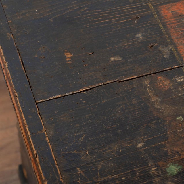 Wood 19th Century Hungarian Pine Trunk With Original Hand Painted Decoration and Drawer For Sale - Image 7 of 18