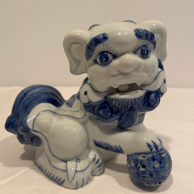 Ceramic Vintage Blue & White Ceramic Foo Dogs - A Pair For Sale - Image 7 of 13