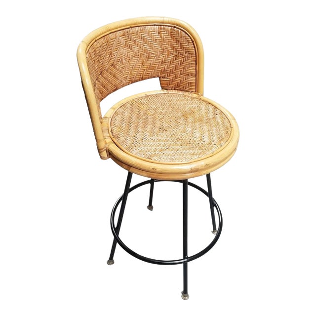 Mid 20th Century Restored Rattan & Wicker Swivel Bar Stool with Iron Base, Seng of Chicago For Sale