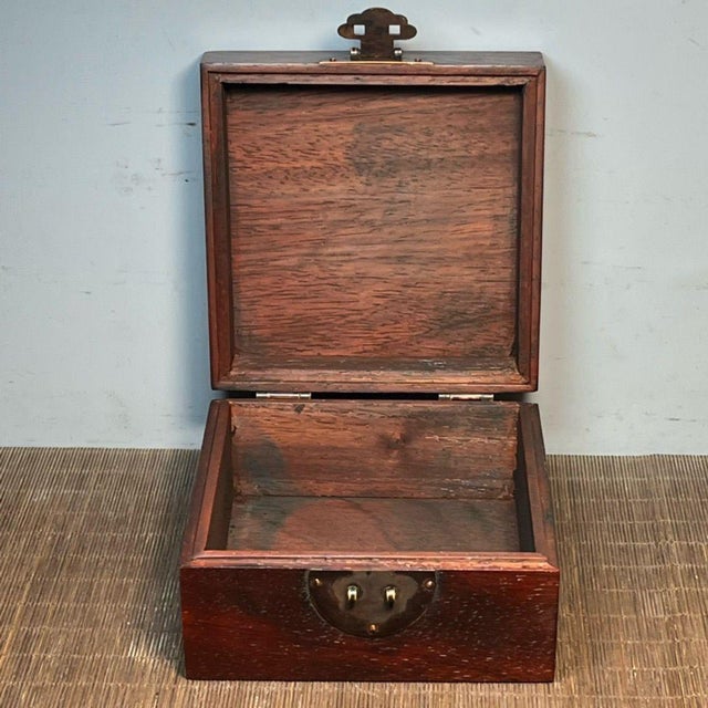 Vintage Rosewood Jewelry Box With Mother of Pearl & Jade Inlay | Chinoiserie Trinket Box For Sale - Image 4 of 9