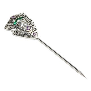 Art Deco Platinum-Topped Diamond and Emerald Pin, France, Circa 1920s For Sale