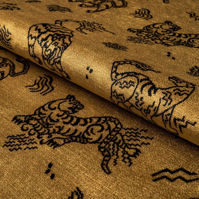 Schumacher SAMPLE - Schumacher Kinabalu Velvet Fabric In Gold For Sale - Image 4 of 4