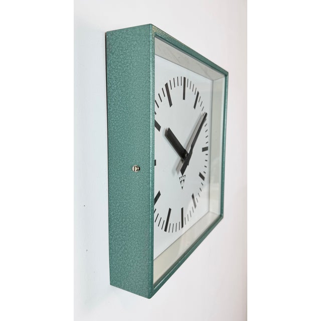 1980s Industrial Square Green Wall Clock from Pragotron, 1980s For Sale - Image 5 of 17