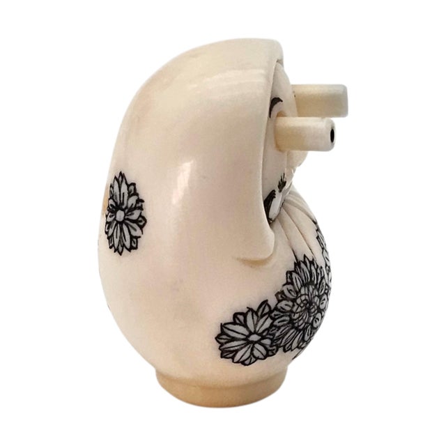 Signed Japanese Daruma Netsuke With Tobi-Dashi (Extending) Eyes, Miniature, 1" For Sale - Image 4 of 14