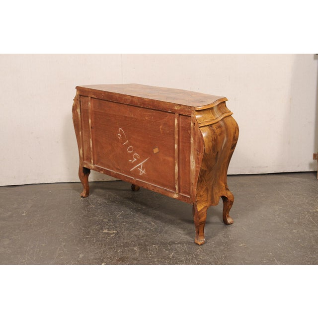 Mid 20th Century Italian Beautifully Veneered Bombé Chest For Sale - Image 4 of 14