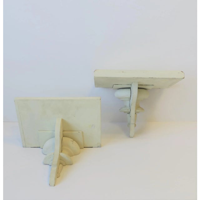 Early 20th Century White Turned Wood Wall Shelves for Vases, Sculpture, Decorative Objects, Pair For Sale - Image 5 of 12
