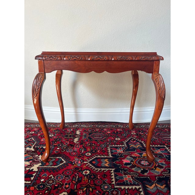 Bombay French Provincial Style Rectangular Accent table, Side Table Made in 2002 by The Bombay Company Carved detail,...