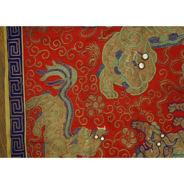 Chinese 1950s Red Ground Figural Pattern Vintage Silk & Gold Thread Chinese Embroidery For Sale - Image 3 of 6