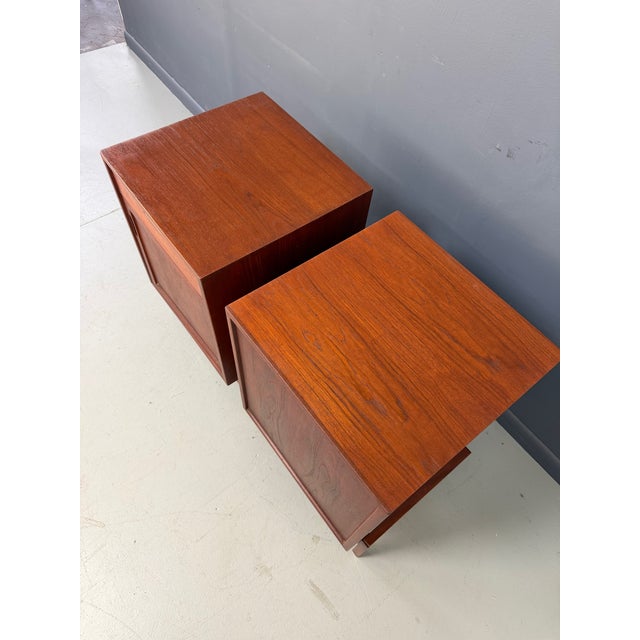 1960s Pair of William Watting Teak Nightstands With Drawer and Open Shelf, Attributed For Sale - Image 14 of 17