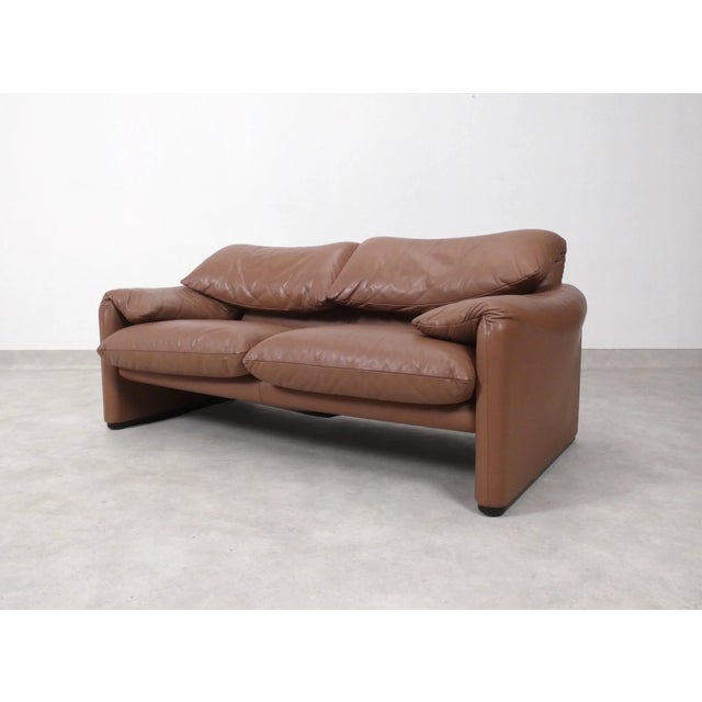 Vintage Maralunga 2-Seater Sofas in Mocca Leather by Vico Magistretti for Cassina, 1990s, Set of 2 For Sale - Image 10 of 18