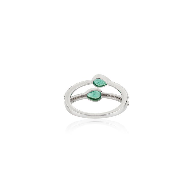14k White Gold Double Band Ring With Pear Shape Natural Emeralds & Diamonds Size 4 For Sale - Image 9 of 15