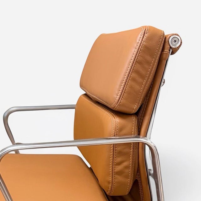 Late 20th Century Eames Aluminum Group Side Chair With Arms by Herman Miller – Brown Leather For Sale - Image 6 of 9