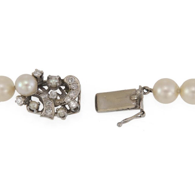 Vintage Diamond 14k White Gold Pearls Floral Clasp Necklace For Sale In Miami - Image 6 of 6