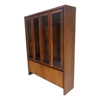 Mid Century Modern 4 Doors Walnut Lighted Hatch Milo Baughman atr. Drawers For Sale