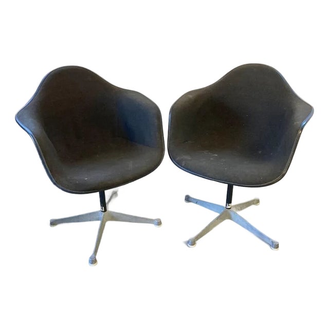 Set of 2 Matched Mid Century Vintage Modern Herman Miller Shell Chairs For Sale
