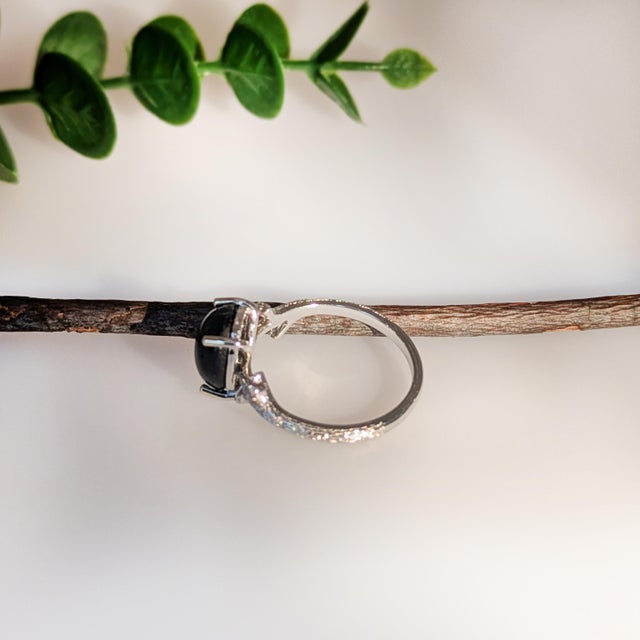 2020s 3.7ct Star Sapphire Ring With Natural Diamond Accents: Solid 14k Gold, 10x8mm, Size 6.75 For Sale - Image 5 of 6