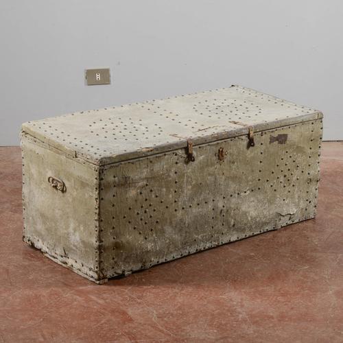 Antique Trunk in Wood, Metal, and Leather For Sale - Image 3 of 18