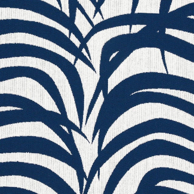 Contemporary Sample - Schumacher Zebra Palm Indoor/Outdoor Fabric in Navy For Sale - Image 3 of 5