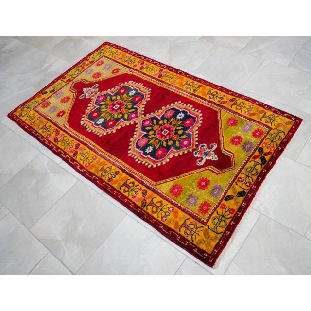 Dimension: 44" x 73" or 3 ft 8 in x 6 ft 1 in Material: wool on cotton. Condition: Used - in very good vintage condition...