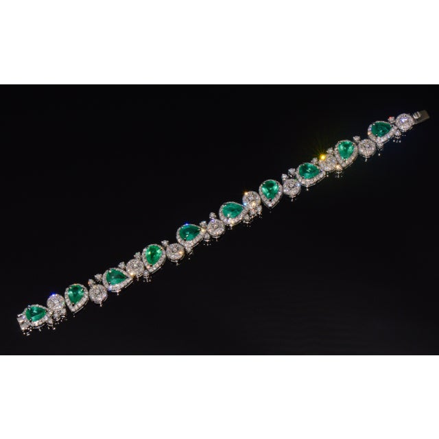 Late 20th Century Late 20th Century Gia Natural 15cts Brazilian Emerald Diamond 18k White Gold Bracelet For Sale - Image 5 of 13