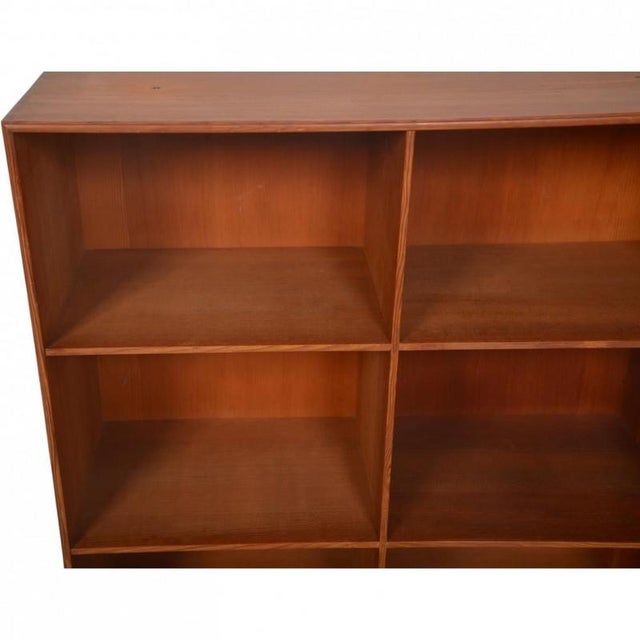 Bookcase in Oregon Pine by Mogens Koch, 1970s For Sale - Image 3 of 10