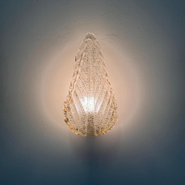 Large Single Leaf Wall Sconce in Murano Pulegoso Glass with Gold Accents by Barovier & Toso, 1950s. This exquisite piece,...